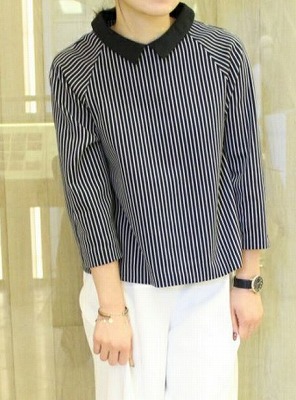 コットンベネストライプブラウスの写真