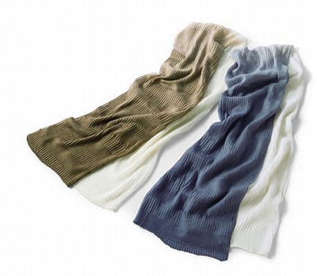 グラデーションプリーツストールの写真