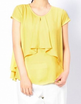 ドレープフリルショートスリーブブラウスの写真