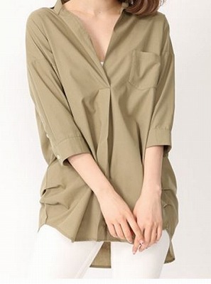 スキッパーブラウスの写真