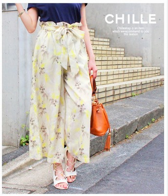 ボタニカル柄フロントリボンワイドパンツの写真